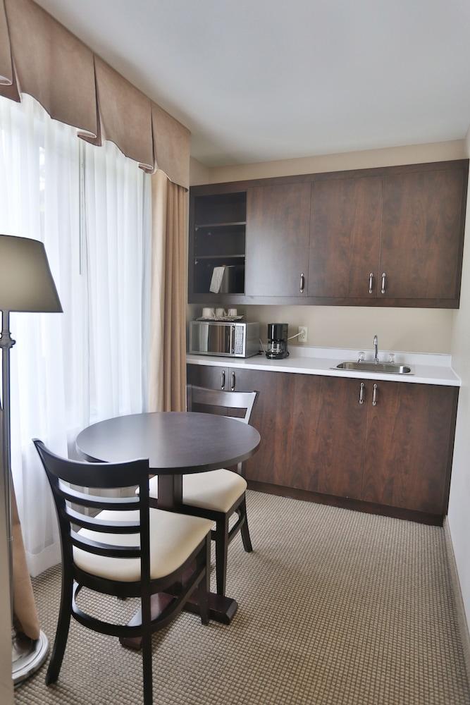 Hotel Le Versailles Saint-Sauveur-des-Monts Zimmer foto