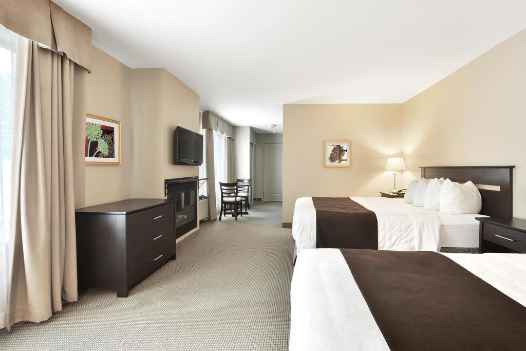 Hotel Le Versailles Saint-Sauveur-des-Monts Zimmer foto