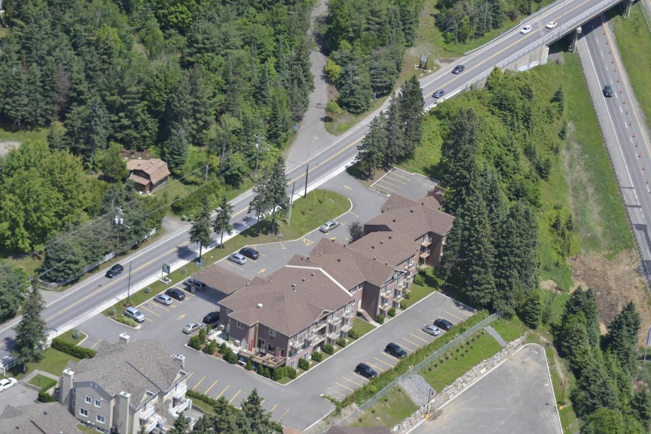 Hotel Le Versailles Saint-Sauveur-des-Monts Exterior foto